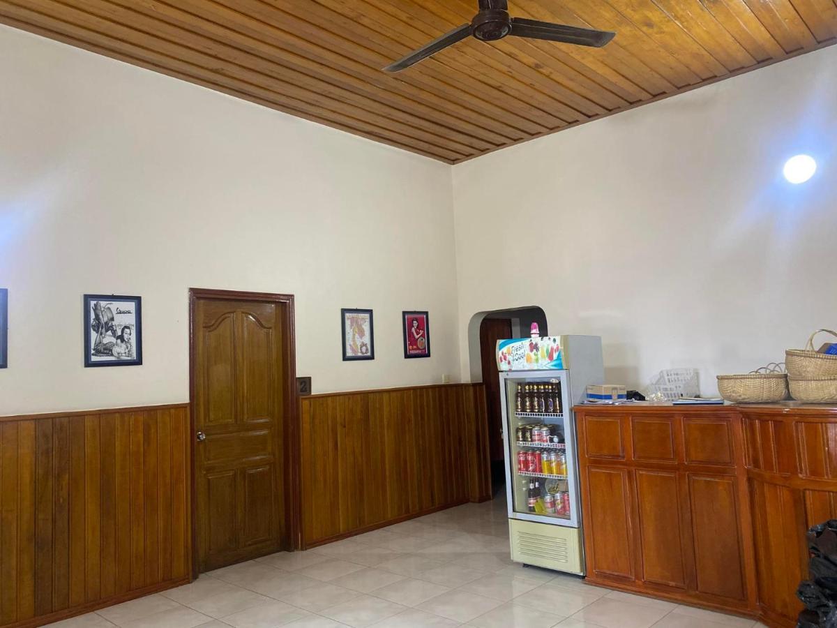 Ecran Riverfront Guesthouse Kampot Exterior photo