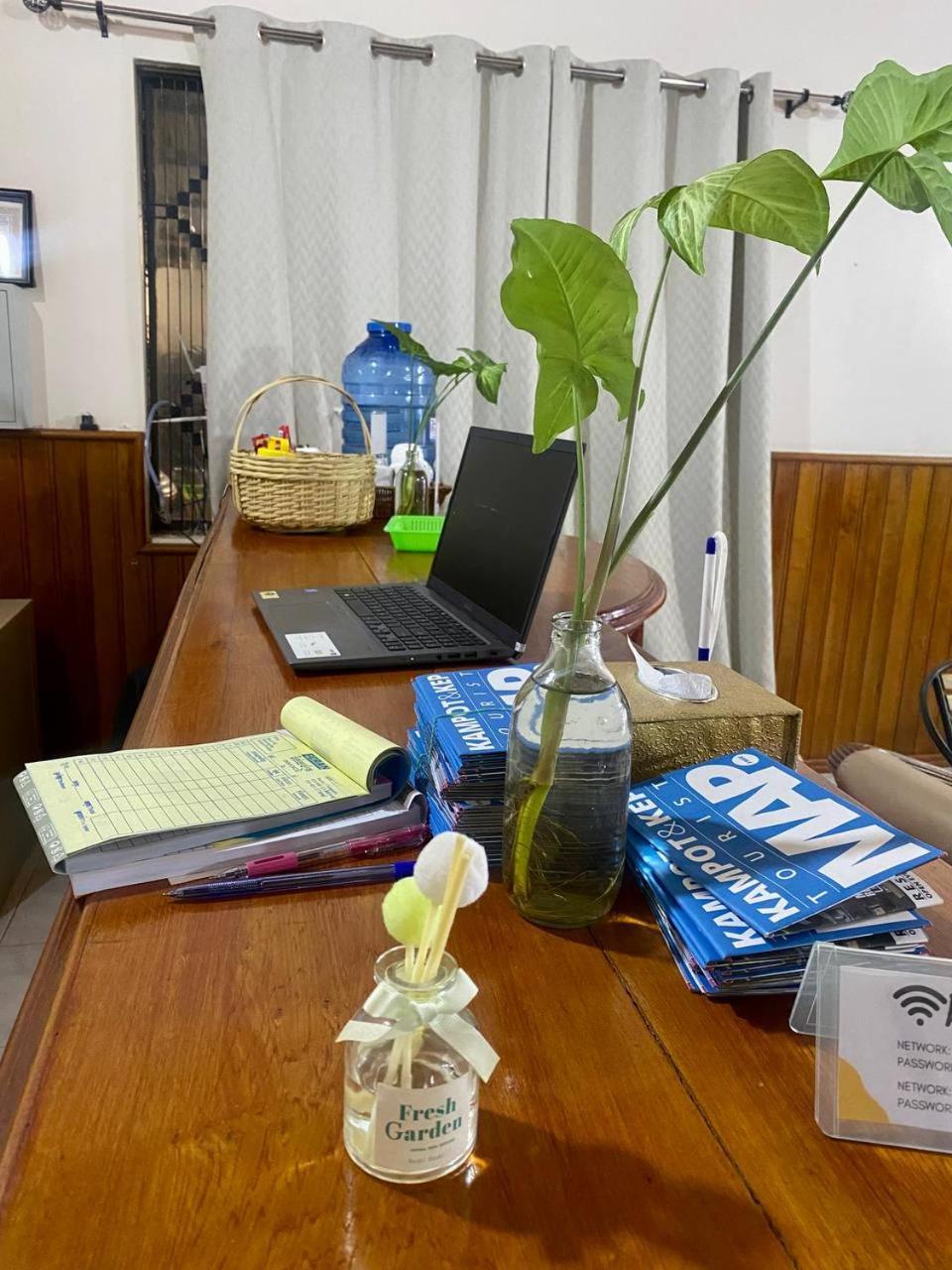 Ecran Riverfront Guesthouse Kampot Exterior photo
